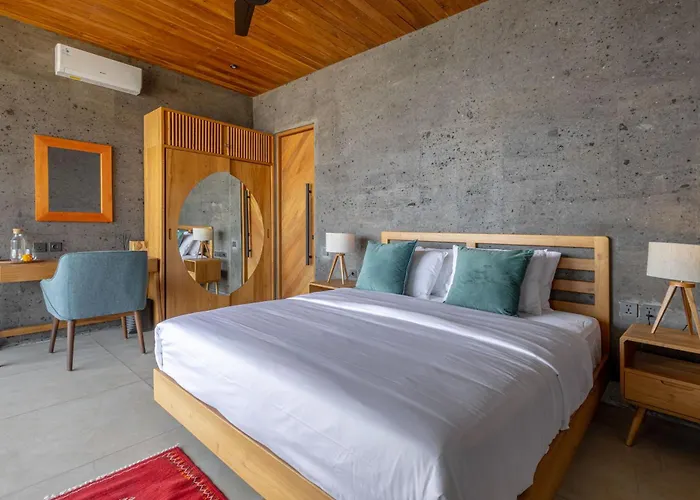 Ultimate Beachfront Cascade * Balian