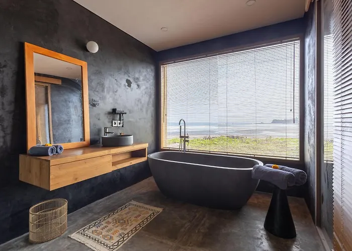 Ultimate Beachfront Cascade Villa *